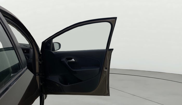 2018 Volkswagen Ameo TRENDLINE 1.0L, CNG, Manual, 1,32,995 km, RHS Front Door