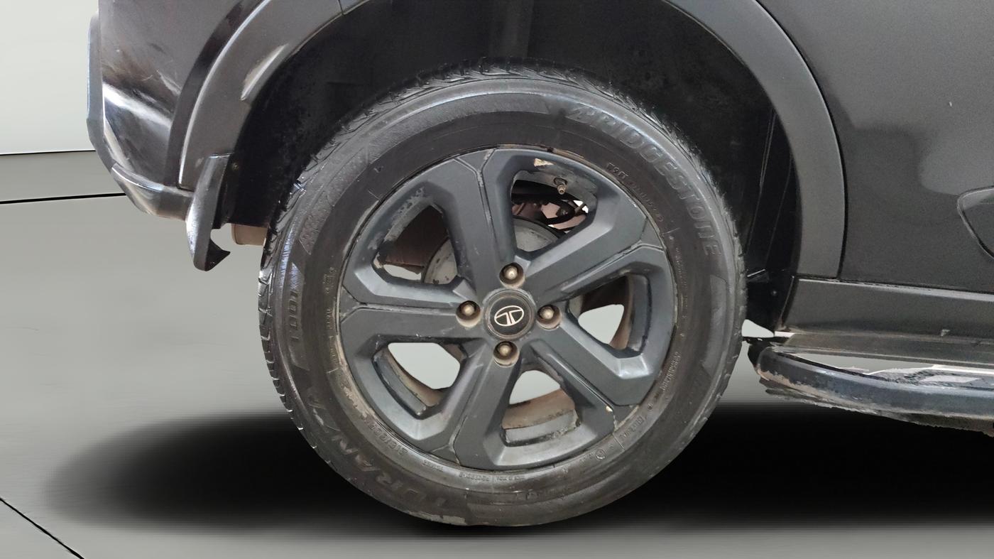 2022 Tata NEXON XZA PLUS (O) PETROL DARK EDITION, Petrol, Automatic, 47,975 km, Right Rear Wheel
