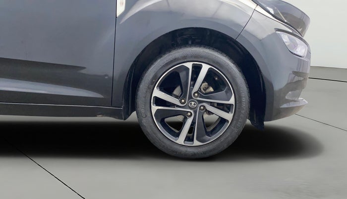 2022 Tata ALTROZ XZ PLUS PETROL DARK EDITION, Petrol, Manual, 33,678 km, Right Front Wheel