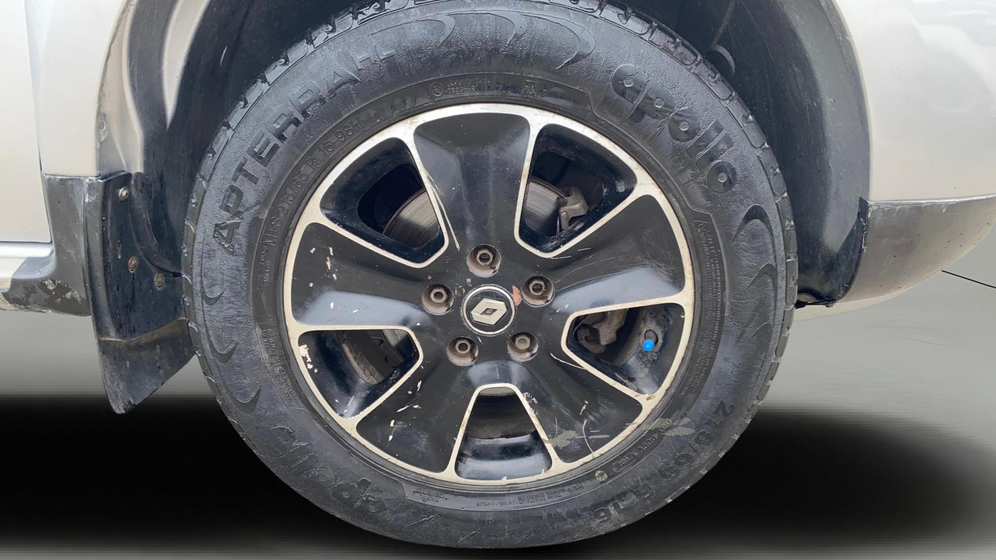 2018 Renault Duster 85 PS RXZ DIESEL, Diesel, Manual, 62,411 km, Right Front Wheel