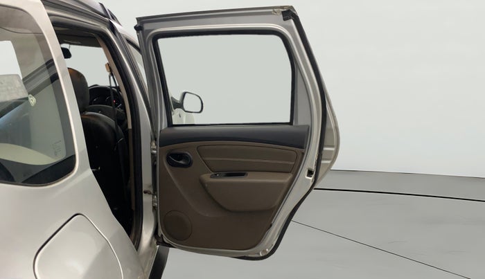 2017 Renault Duster RXE 1.6 PETROL, Petrol, Manual, 61,158 km, RHS Rear Door