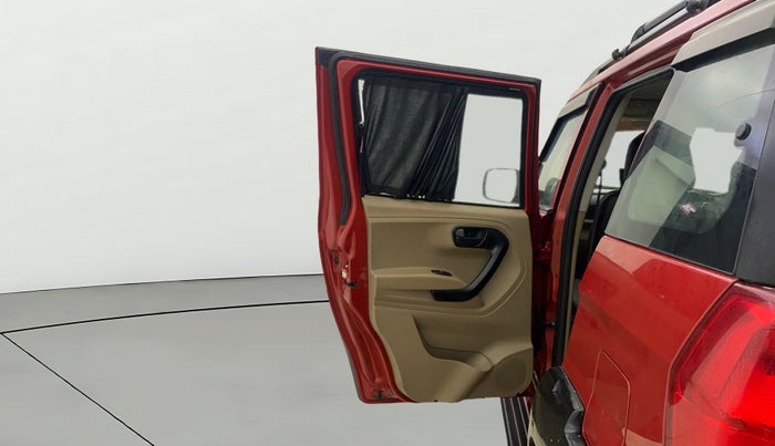 2016 Mahindra TUV300 T6 PLUS, Diesel, Manual, 67,182 km, LHS Rear Door