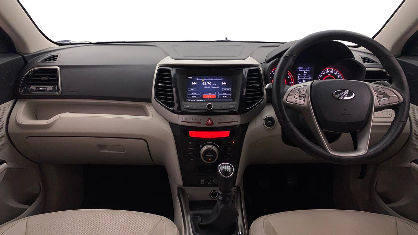 2020 Mahindra XUV300 W8 (O) 1.2 PETROL, Petrol, Manual, 34,817 km, Dashboard