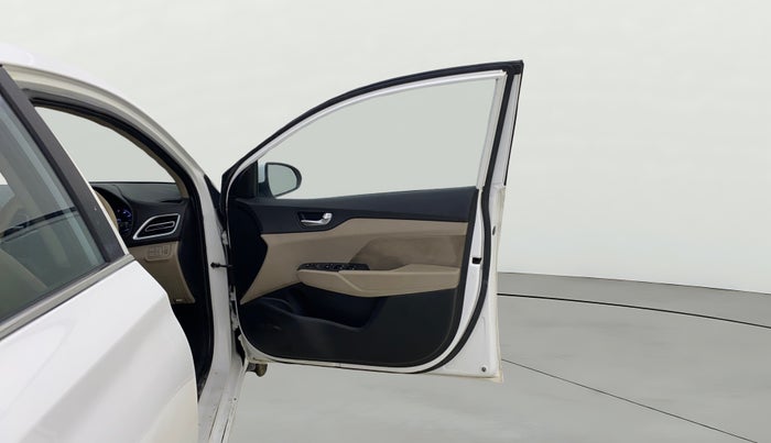 2022 Hyundai Verna SX 1.5 VTVT, Petrol, Manual, 98,461 km, RHS Front Door