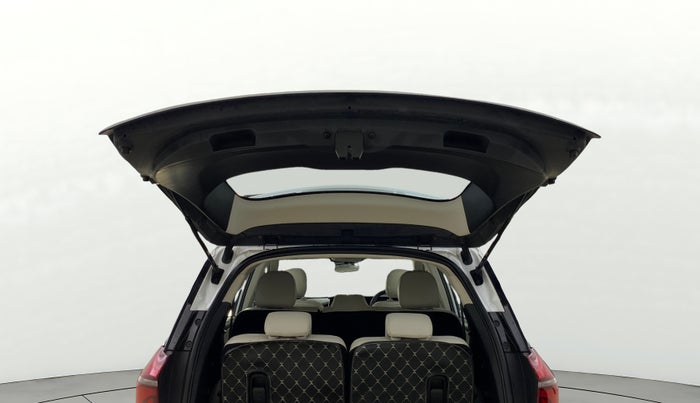 2024 Mahindra XUV700 AX 7 LUXURY P AT 7 STR, Petrol, Automatic, 24,946 km, Boot Door Open