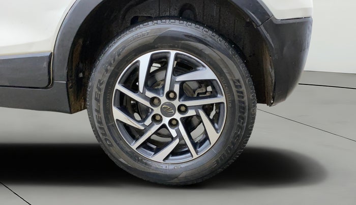 2022 Mahindra XUV300 W8 (O) 1.5 DIESEL, Diesel, Manual, 53,875 km, Left Rear Wheel