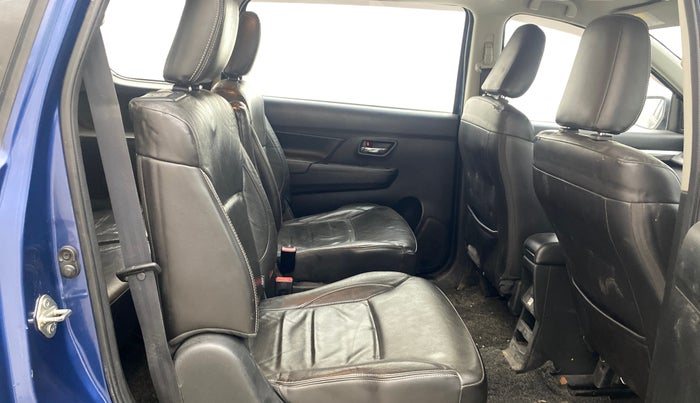 2020 Maruti XL6 ALPHA MT, Petrol, Manual, 1,39,988 km, Right Side Rear Door Cabin