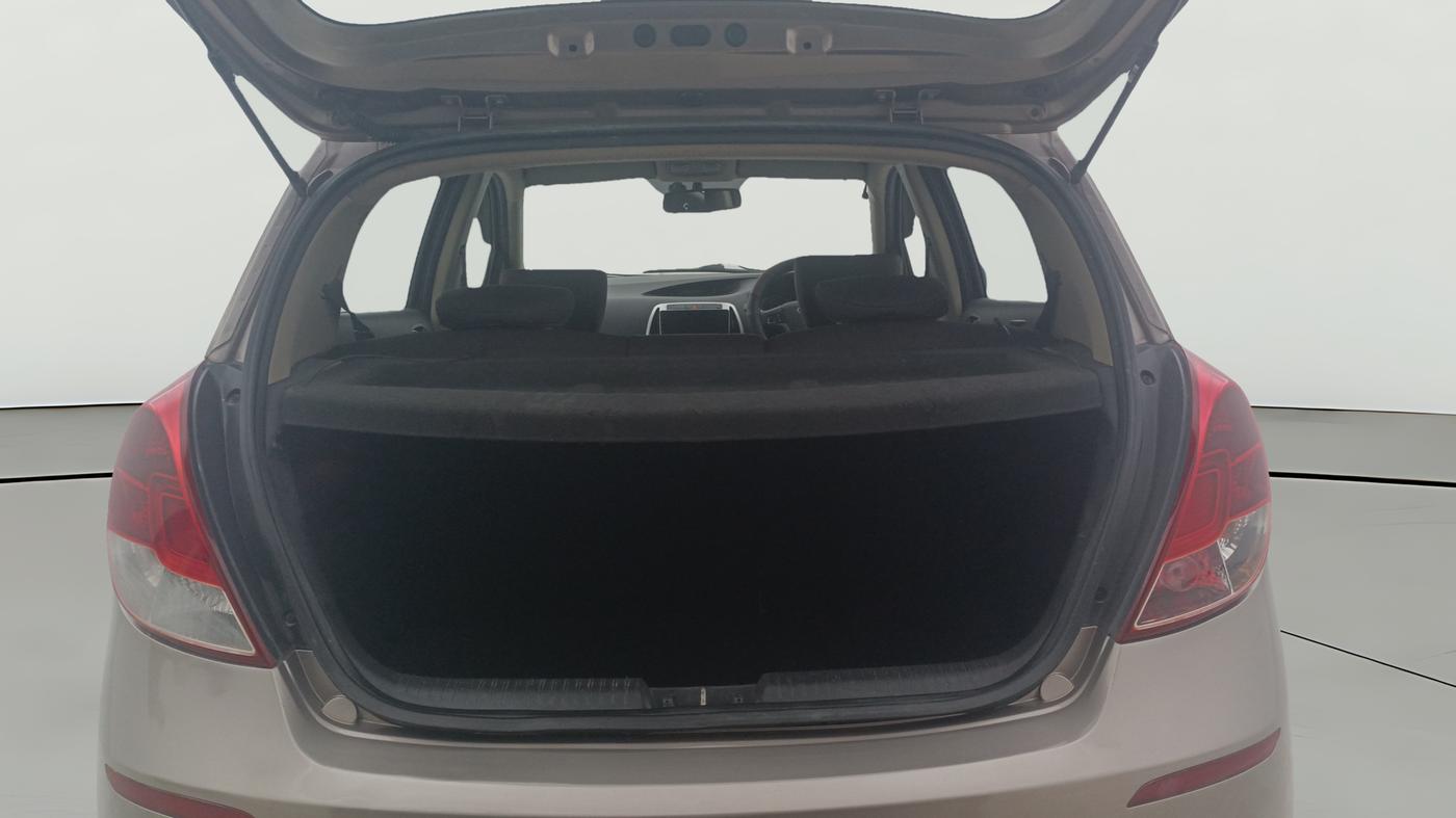 2014 Hyundai i20 SPORTZ 1.2, Petrol, Manual, 66,557 km, Boot Open Zoomed View