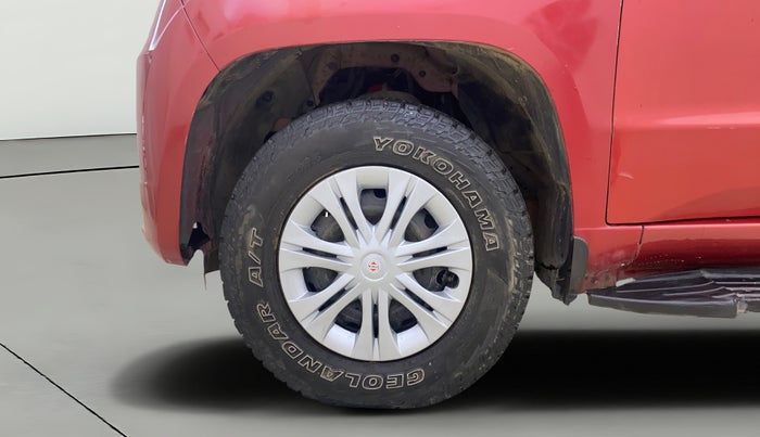 2016 Mahindra TUV300 T6, Diesel, Manual, 73,681 km, Left Front Wheel