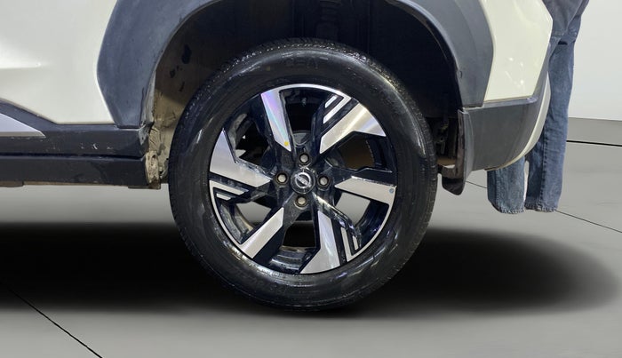 2024 Nissan MAGNITE N-Connecta B4D 1.0 Petrol AMT Dual Tone, Petrol, Automatic, 16,035 km, Left Rear Wheel