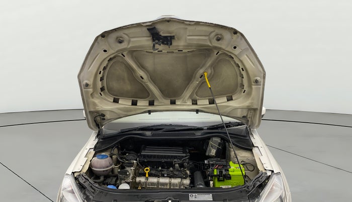 2014 Skoda Rapid AMBITION 1.6 MPI MT PLUS, Petrol, Manual, 1,04,953 km, Open Bonet