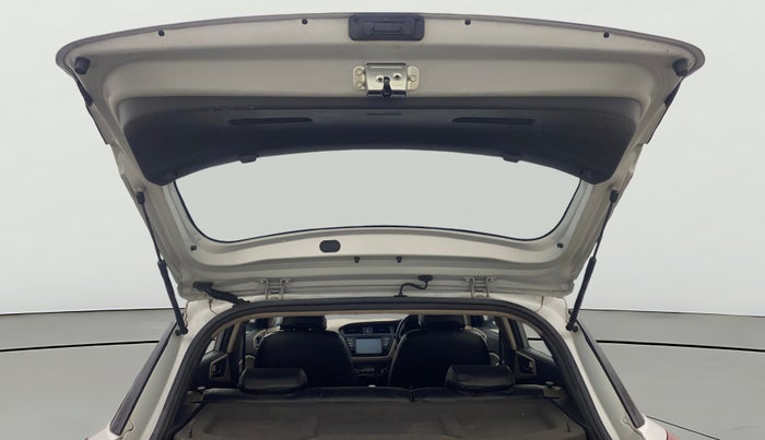 2017 Hyundai Elite i20 ASTA 1.2 (O), Petrol, Manual, 50,645 km, Boot Door Open