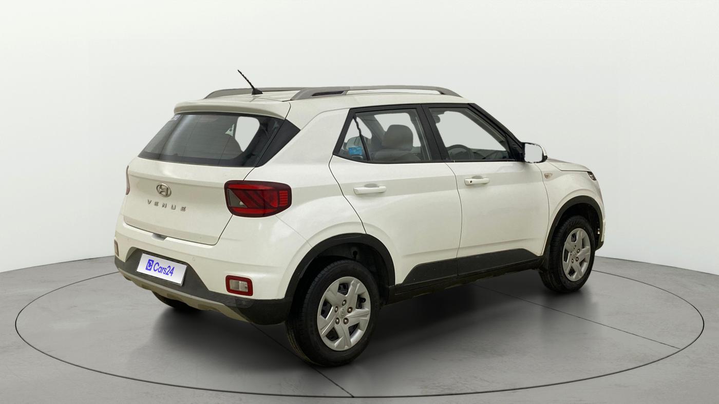 2019 Hyundai VENUE S 1.2, Petrol, Manual, 56,559 km, Right Back Diagonal