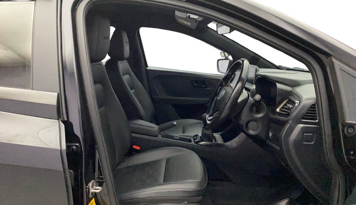 2022 Tata ALTROZ XZ PLUS DIESEL DARK EDITION, Diesel, Manual, 39,371 km, Right Side Front Door Cabin