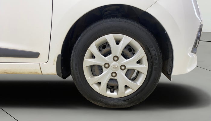 2016 Hyundai Grand i10 SPORTZ 1.2 KAPPA VTVT, Petrol, Manual, 34,112 km, Right Front Wheel