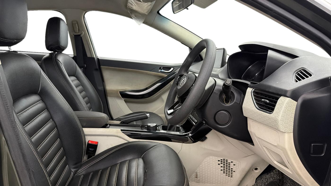 2021 Tata NEXON XZ PLUS PETROL KAZIRANGA, Petrol, Manual, 72,075 km, Right Side Front Door Cabin