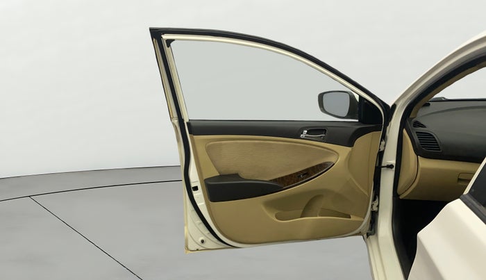 2014 Hyundai Verna FLUIDIC 1.6 VTVT EX, Petrol, Manual, 1,05,898 km, LHS Front Door