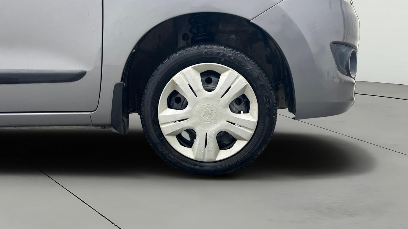 2018 Maruti Wagon R 1.0 VXI, Petrol, Manual, 61,840 km, Right Front Wheel