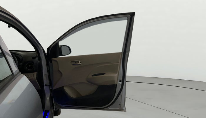 2019 Hyundai NEW SANTRO SPORTZ CNG, CNG, Manual, 86,196 km, RHS Front Door