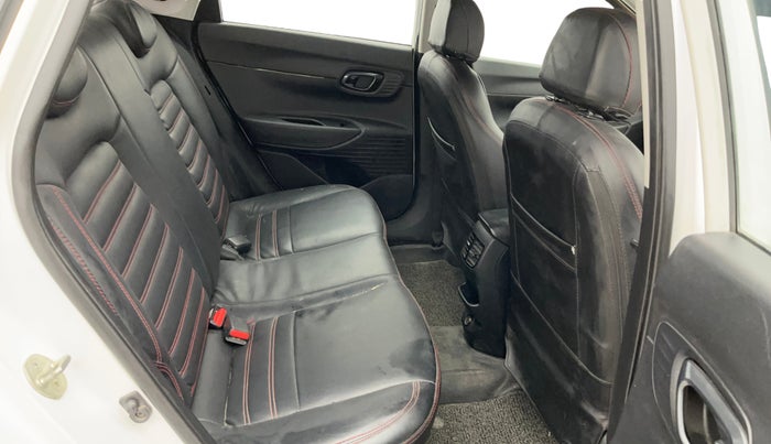 2022 Hyundai NEW I20 SPORTZ 1.2 MT, Petrol, Manual, 36,393 km, Right Side Rear Door Cabin