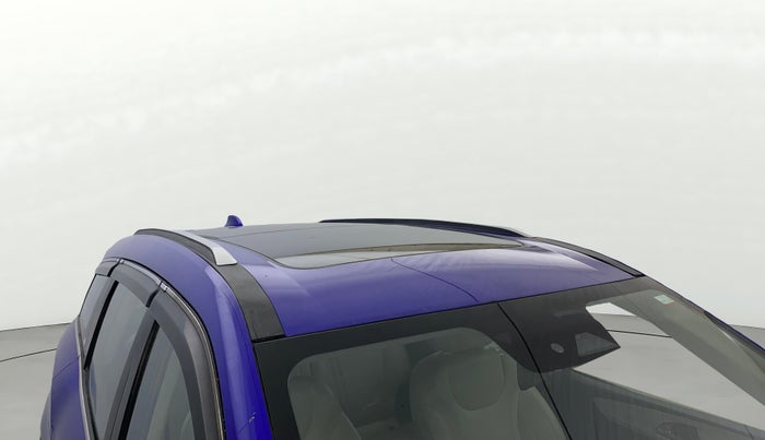 2021 Mahindra XUV700 AX 7 LUXURY P AT 7 STR, Petrol, Automatic, 1,21,757 km, Roof