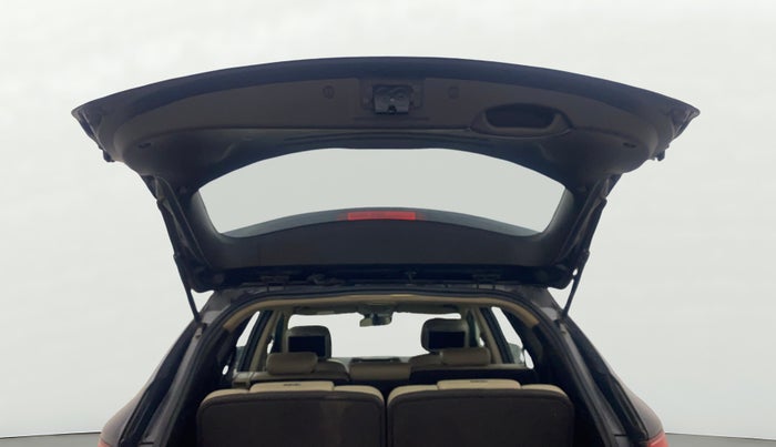 2015 Hyundai Santa Fe 4 WD AT, Diesel, Automatic, 67,583 km, Boot Door Open