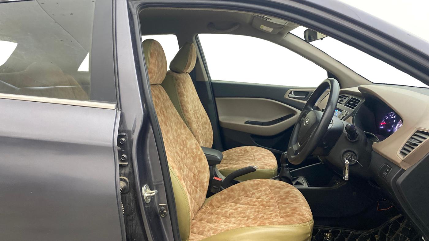 2018 Hyundai Elite i20 SPORTZ 1.2, Petrol, Manual, 1,40,074 km, Right Side Front Door Cabin
