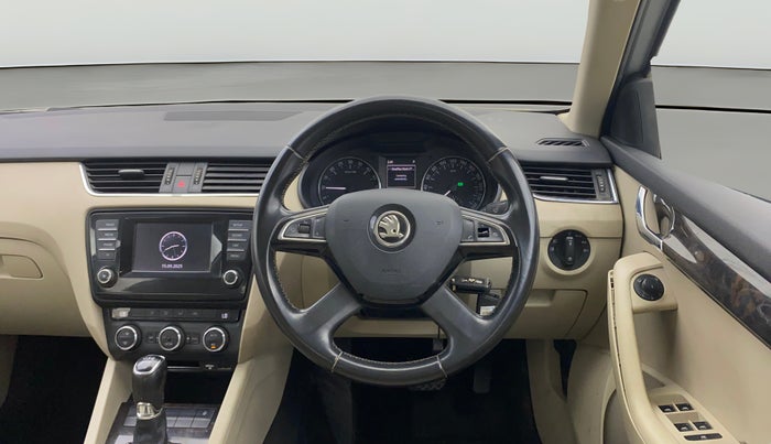 2013 Skoda Octavia ELEGANCE 2.0 TDI AT, Diesel, Automatic, 72,639 km, Steering Wheel Close Up