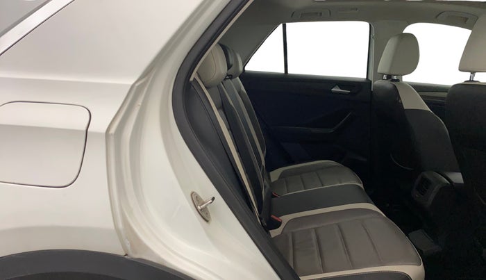 2019 Volkswagen T-ROC 1.5 TSI AT, Petrol, Automatic, 1,34,626 km, Right Side Rear Door Cabin