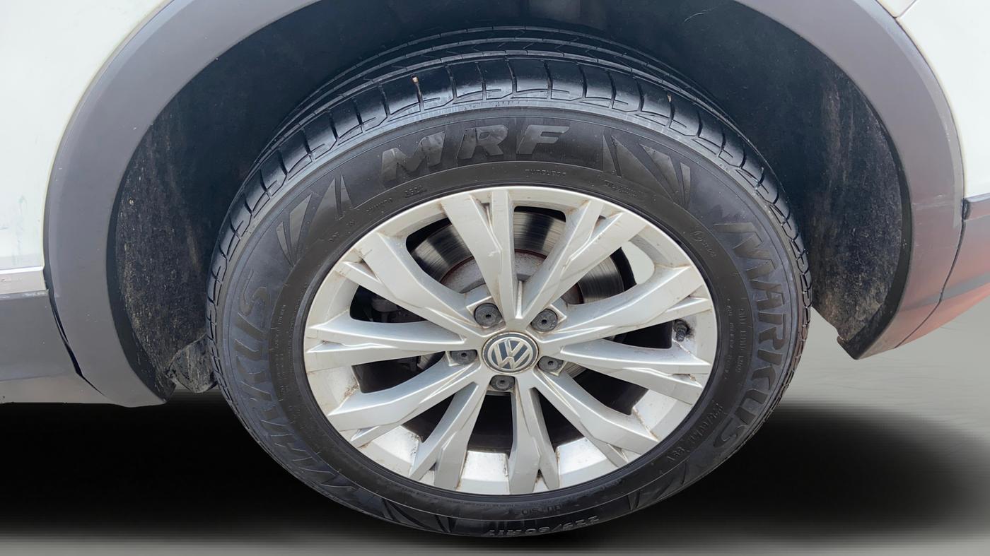 2019 Volkswagen TIGUAN COMFORTLINE TDI AT, Diesel, Automatic, 1,11,225 km, Left Rear Wheel