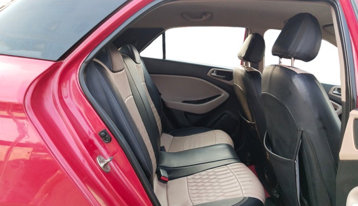 2017 Hyundai Elite i20 SPORTZ 1.2, Petrol, Manual, 1,30,496 km, Right Side Rear Door Cabin