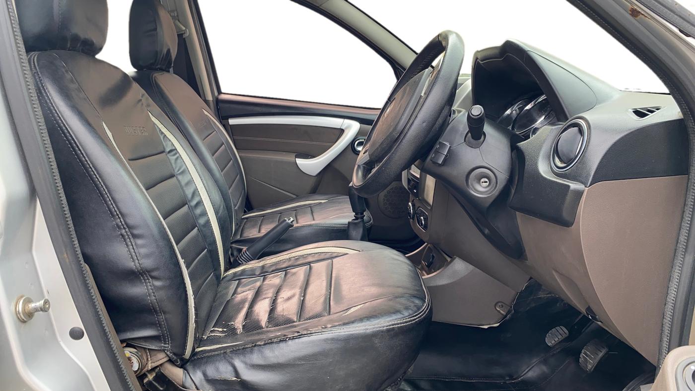 2018 Renault Duster 85 PS RXZ DIESEL, Diesel, Manual, 62,411 km, Right Side Front Door Cabin