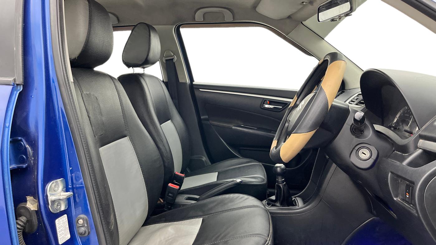 2013 Maruti Swift VXI, Petrol, Manual, 63,020 km, Right Side Front Door Cabin