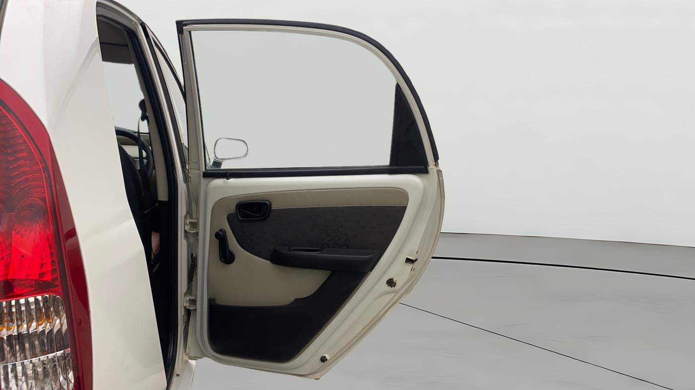 2015 Tata Nano TWIST XTA, Petrol, Automatic, 46,267 km, RHS Rear Door