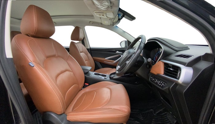 2022 MG HECTOR PLUS SHARP 1.5 PETROL TURBO CVT 6-STR, Petrol, Automatic, 36,197 km, Right Side Front Door Cabin