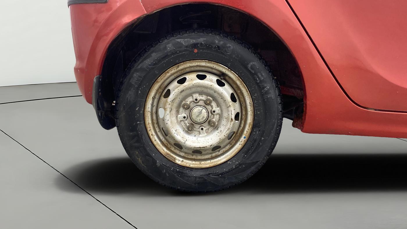 2016 Tata Tiago XM DIESEL, Diesel, Manual, 64,417 km, Right Rear Wheel