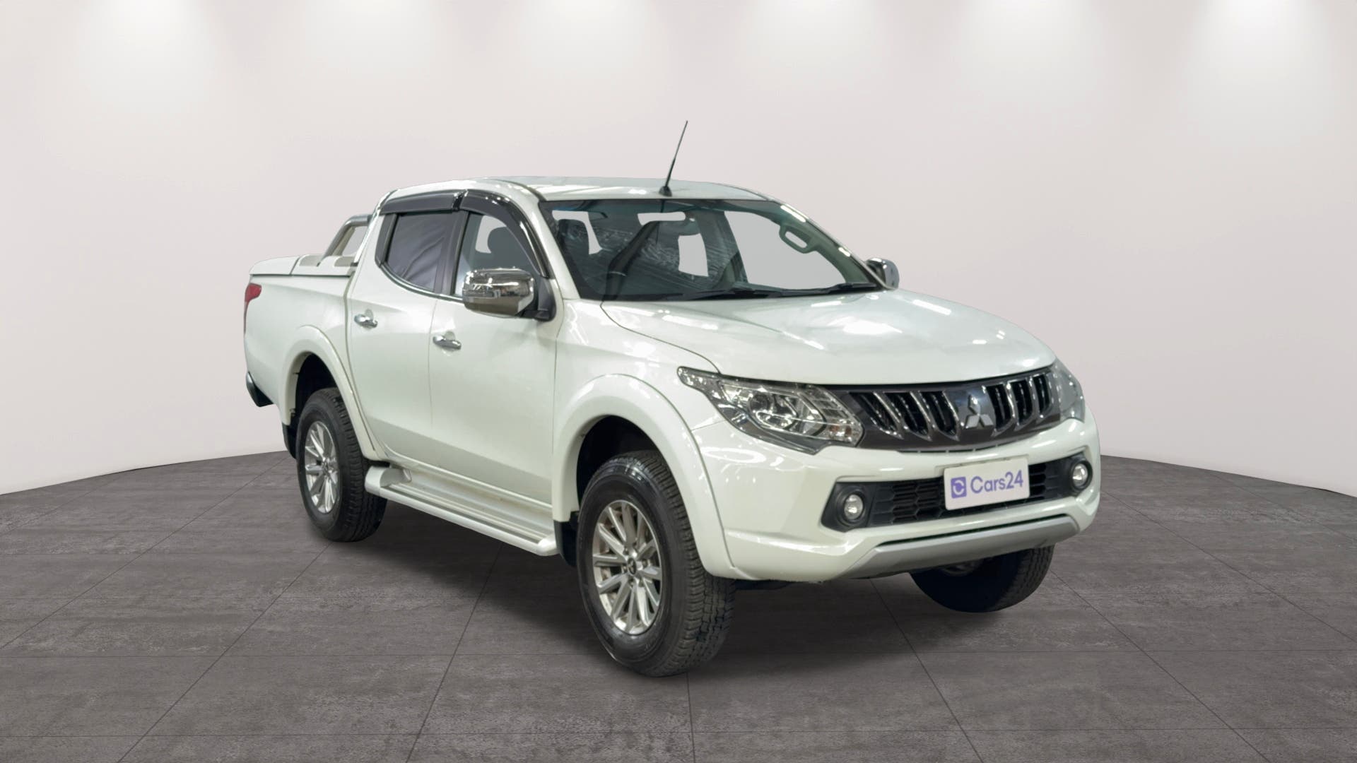 Mitsubishi Triton image