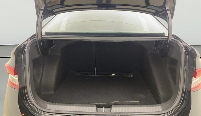 2025 Skoda SLAVIA Prestige 1.0L TSI AT, Petrol, Automatic, 2,570 km, Boot Open Zoomed View