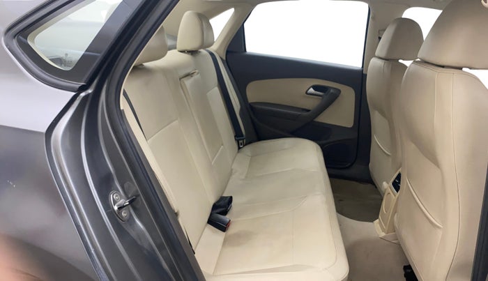 2013 Volkswagen Vento HIGHLINE DIESEL 1.6, Diesel, Manual, 89,640 km, Right Side Rear Door Cabin