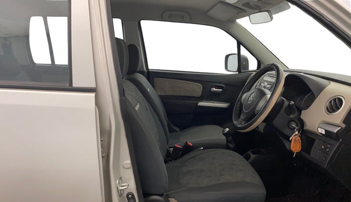 2015 Maruti Wagon R 1.0 VXI, Petrol, Manual, 27,699 km, Right Side Front Door Cabin