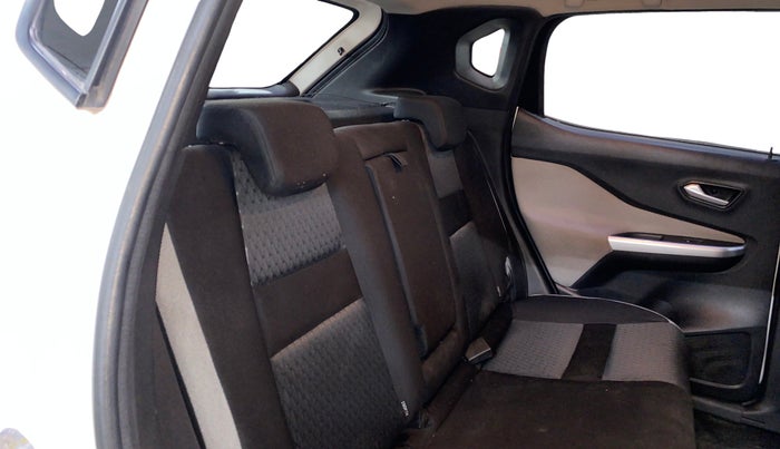 2021 Nissan MAGNITE XL TURBO CVT, Petrol, Automatic, 57,846 km, Right Side Rear Door Cabin