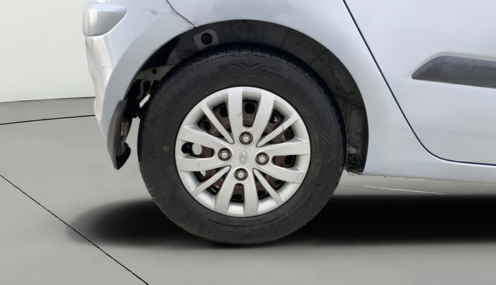 2013 Hyundai i10 MAGNA 1.1, CNG, Manual, 71,558 km, Right Rear Wheel