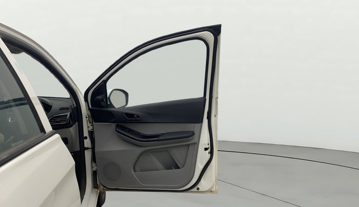 2021 Tata Tiago XT PETROL, Petrol, Manual, 32,567 km, RHS Front Door
