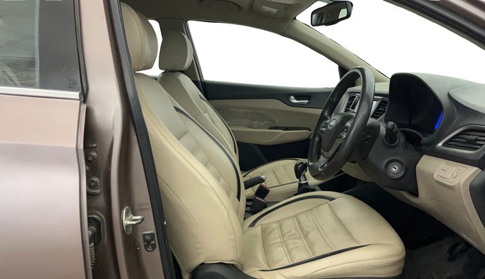 2017 Hyundai Verna 1.6 VTVT SX, Petrol, Manual, 73,291 km, Right Side Front Door Cabin