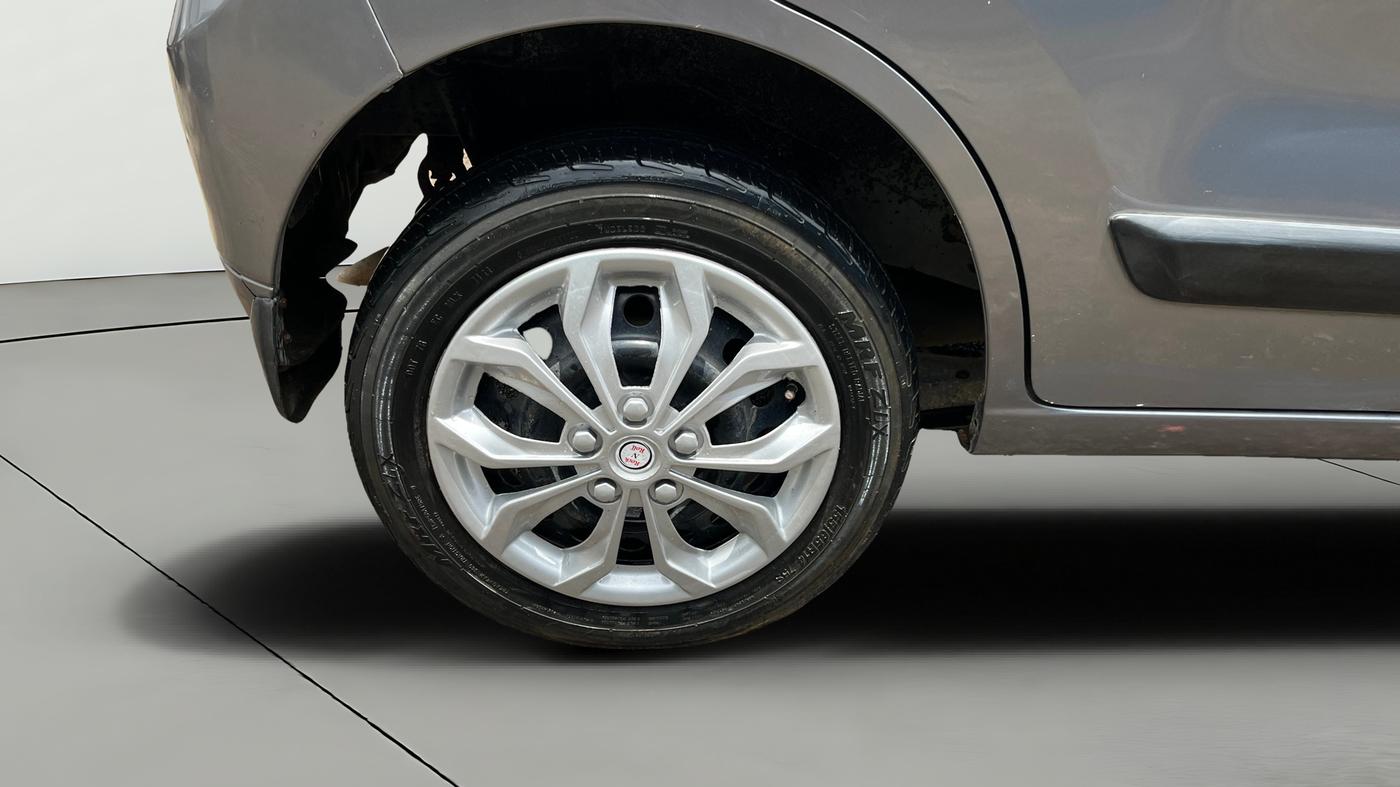 2013 Maruti Wagon R 1.0 VXI, Petrol, Manual, 60,308 km, Right Rear Wheel