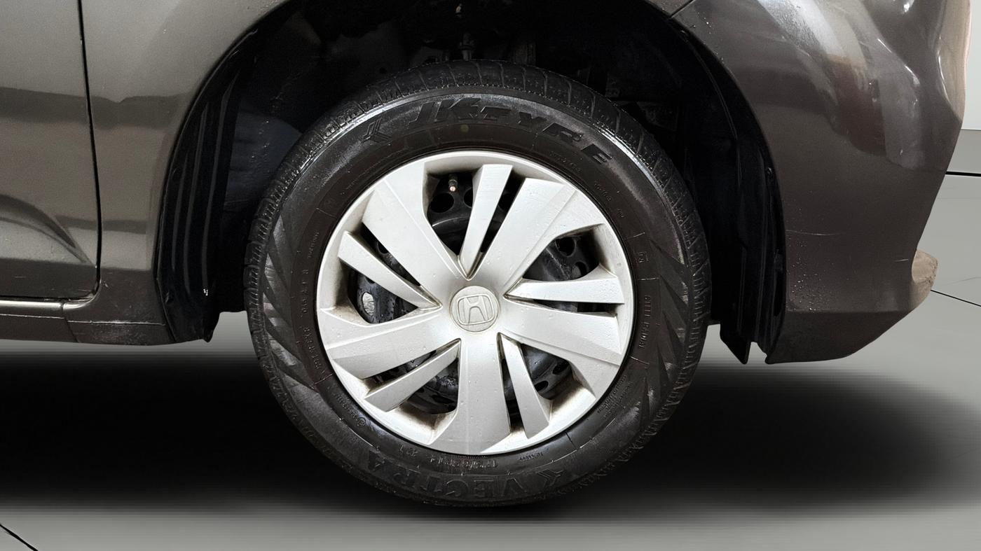 2021 Honda Amaze 1.2L I-VTEC S, Petrol, Manual, 6,644 km, Right Front Wheel