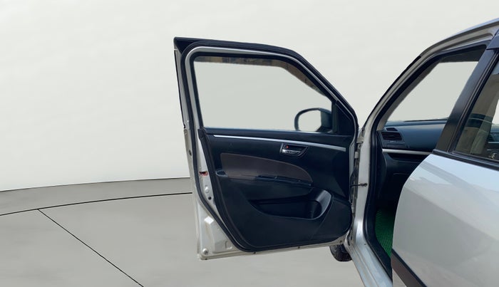 2014 Maruti Swift VXI, Petrol, Manual, 77,790 km, LHS Front Door