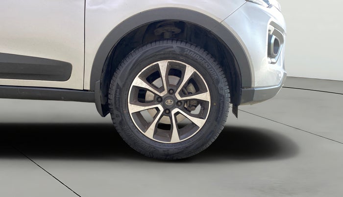 2021 Tata NEXON XZA PLUS PETROL, Petrol, Automatic, 68,571 km, Right Front Wheel