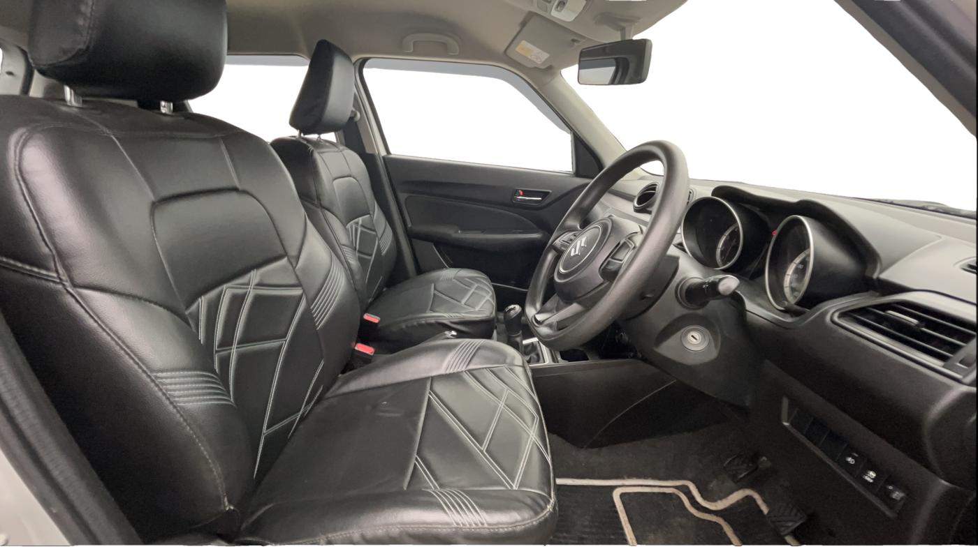2024 Maruti Swift VXI, Petrol, Manual, 28,064 km, Right Side Front Door Cabin