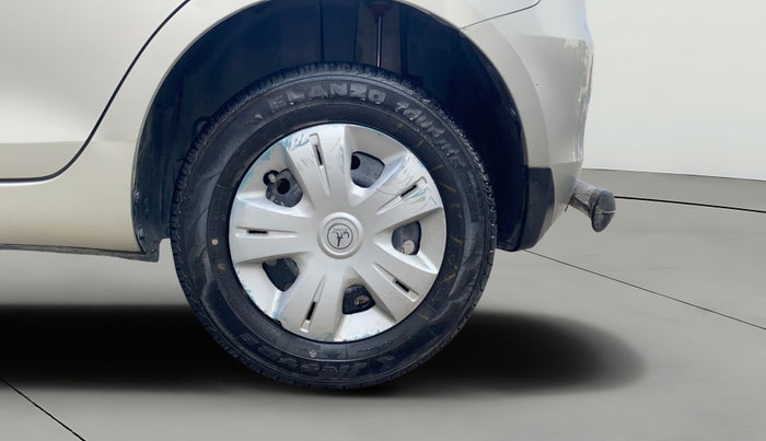 2014 Maruti Swift VXI, Petrol, Manual, 77,790 km, Left Rear Wheel